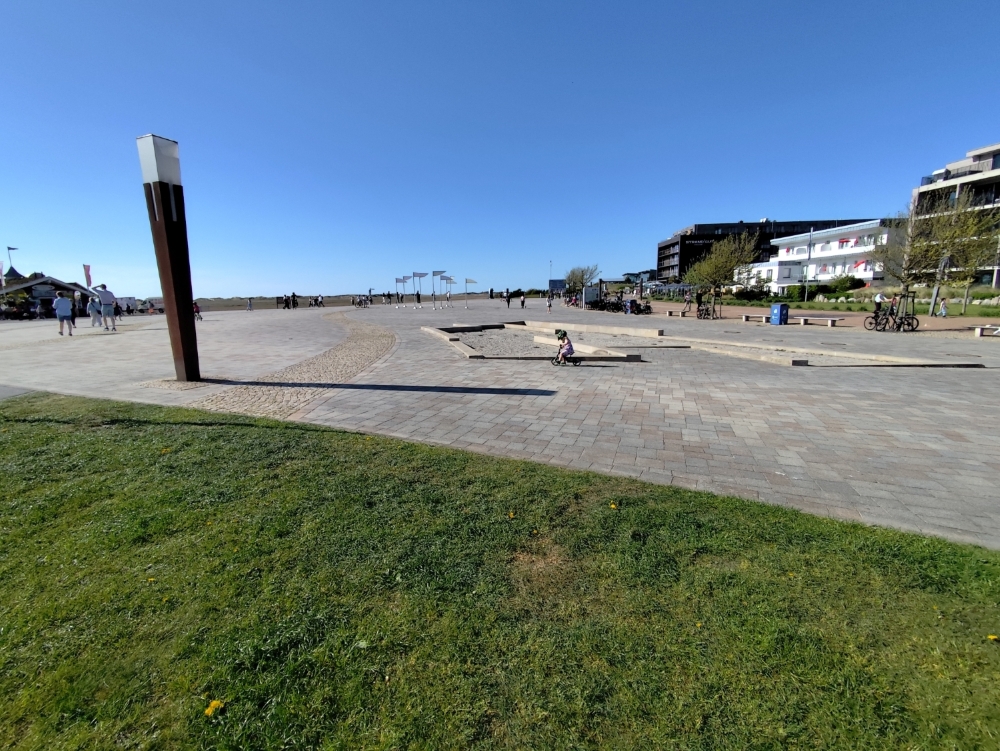 Seebrücke und Promenade St. Peter Ording 