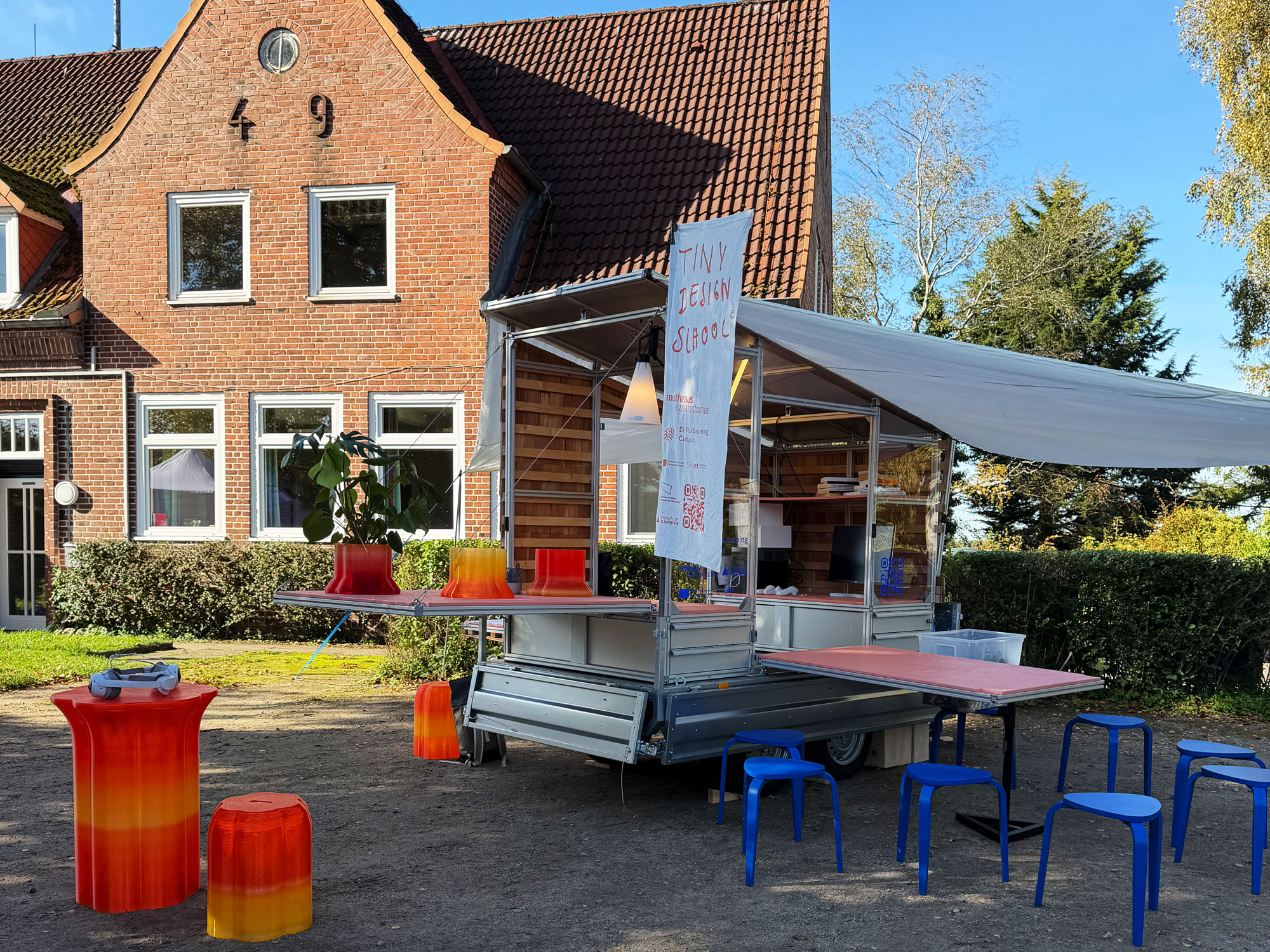 Aufgebaute Tiny Design School