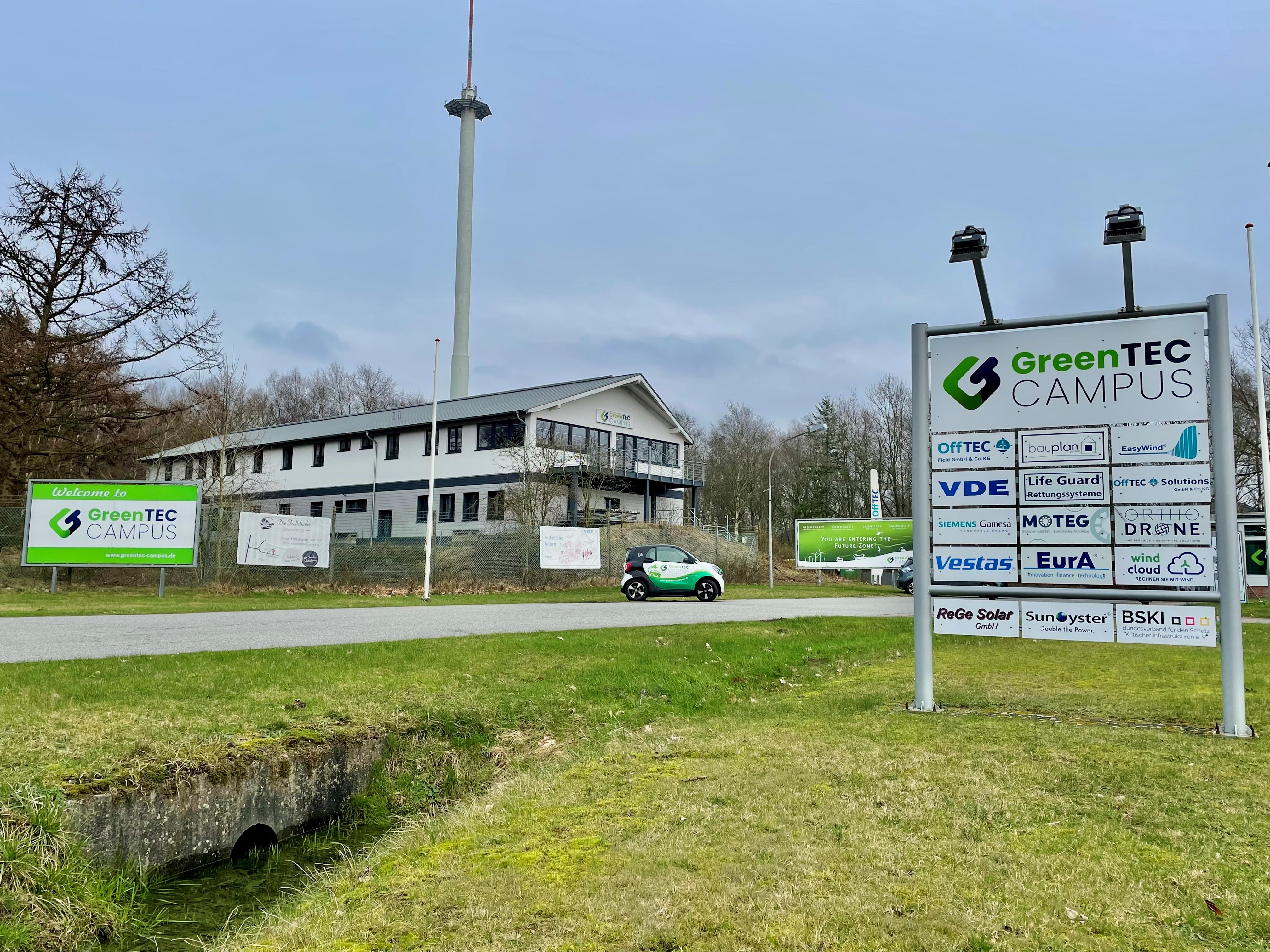 Einfahrt vom GreenTEC Campus 